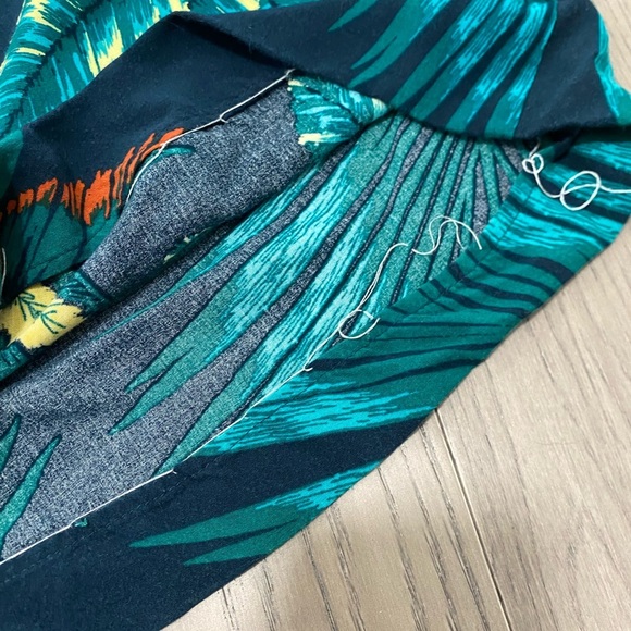 Anthropologie Patrons of Peace Wide Leg Flow Vacation Tropical Pants Size Medium - Picture 9 of 9